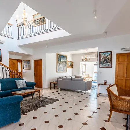 Mountain/sea View 6 Bedroom In Chirokitia Willa *
