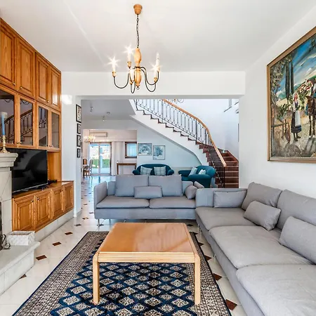 Willa Mountain/sea View 6 Bedroom In Chirokitia Larnaca