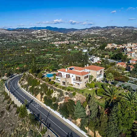 Willa Mountain/sea View 6 Bedroom In Chirokitia Larnaca