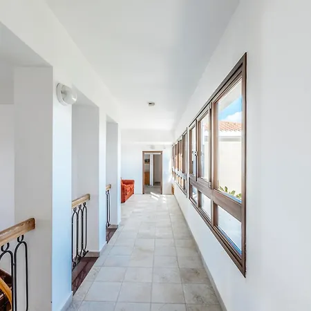 Mountain/sea View 6 Bedroom In Chirokitia Villa Larnaca
