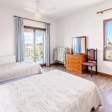 Mountain/sea View 6 Bedroom In Chirokitia Larnaca