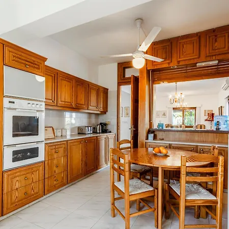 Mountain/sea View 6 Bedroom In Chirokitia Villa