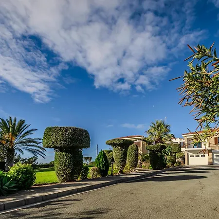 Mountain/sea View 6 Bedroom In Chirokitia Villa *