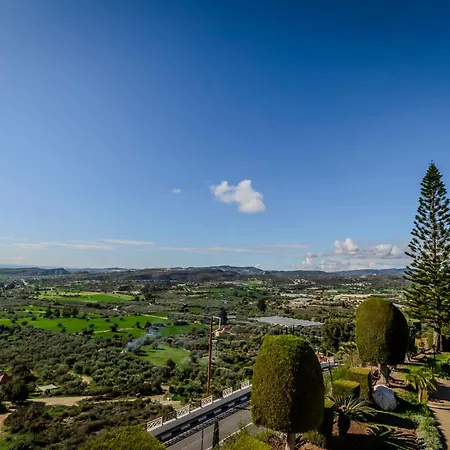 Mountain/sea View 6 Bedroom In Chirokitia Villa Larnaca